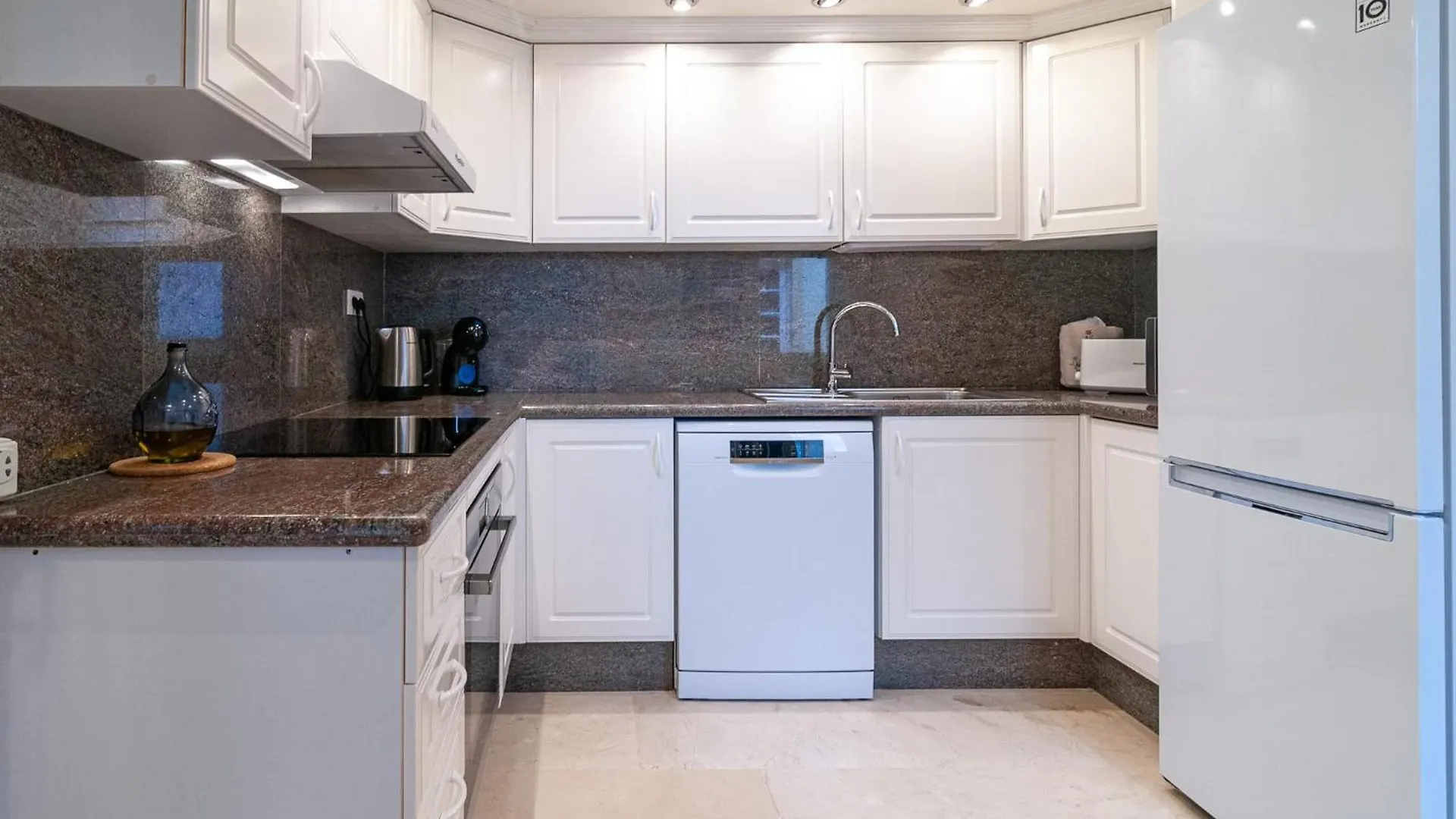 Beautiful 2 Bedroom Penthouse Terrazas Del Duque Адехе 0*,  Испания